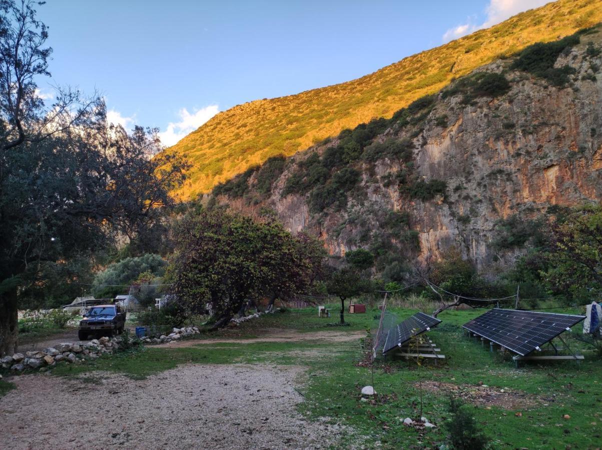 Hôtel Gjipe Eco Campground à Vuno Extérieur photo